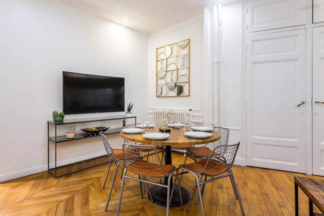 Spacious 45m2 Apartment in the Heart of the City, Ideal for 6 People
