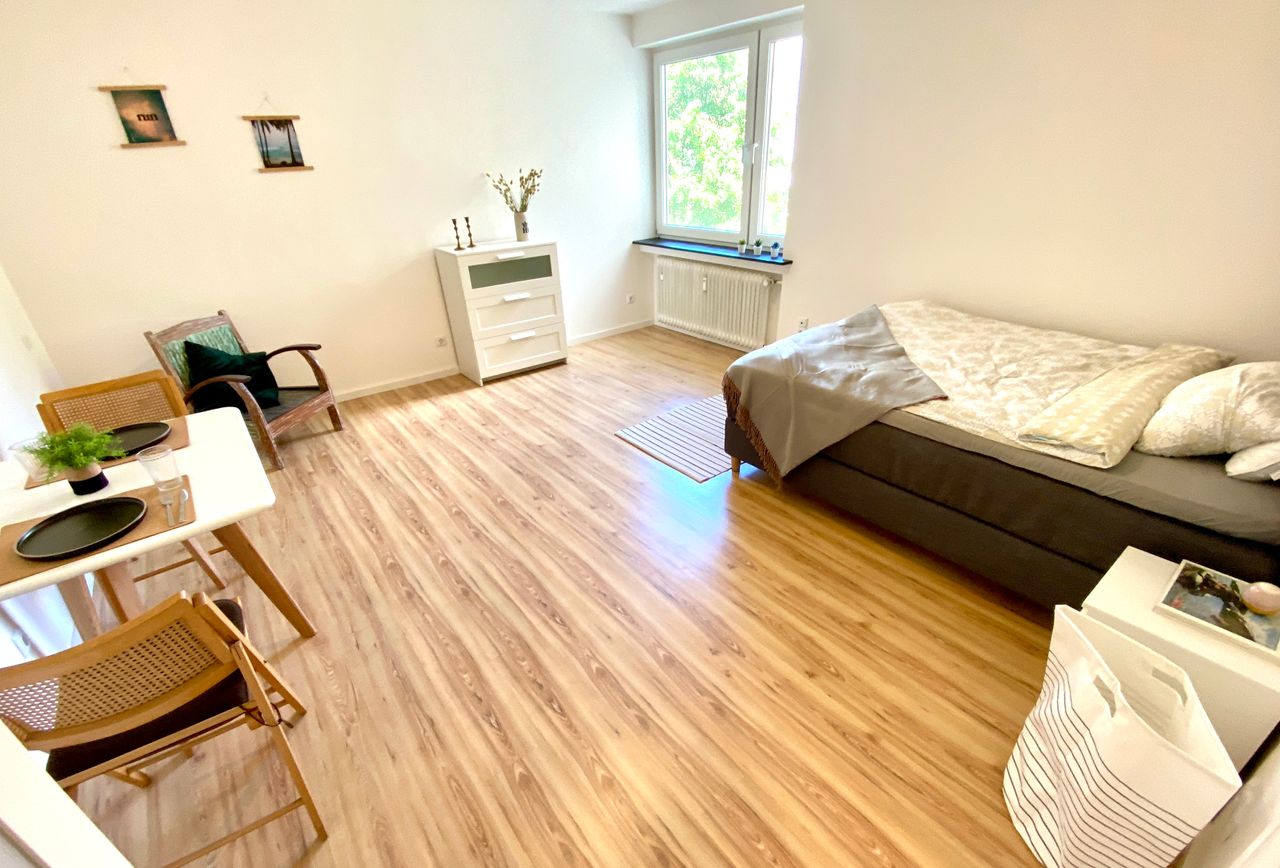 First occupancy after renovation: attractive 1-room apartment with kitchen in Schwabing, Munich
