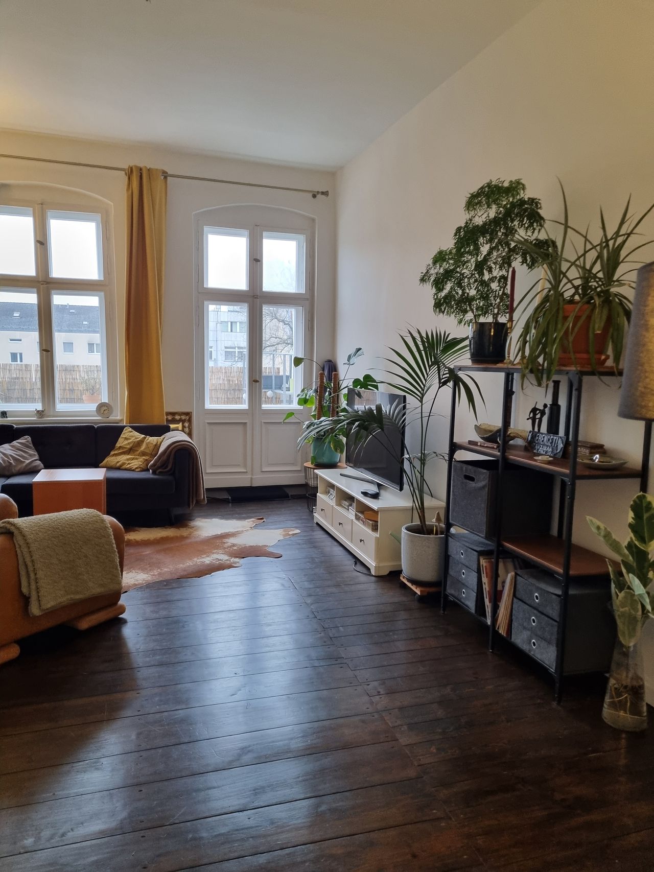 Spacy and cozy apartment in Charlottenburg (Feb-May)