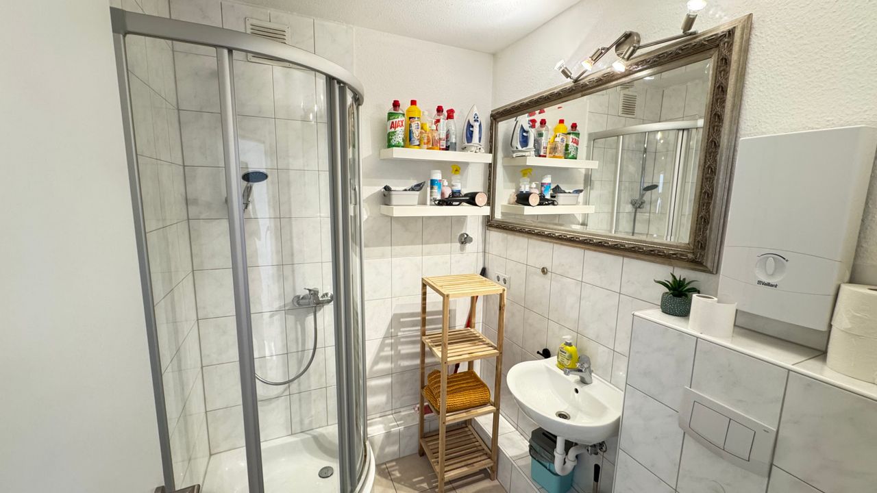2-room apartment for workers with single beds – private kitchen and bathroom