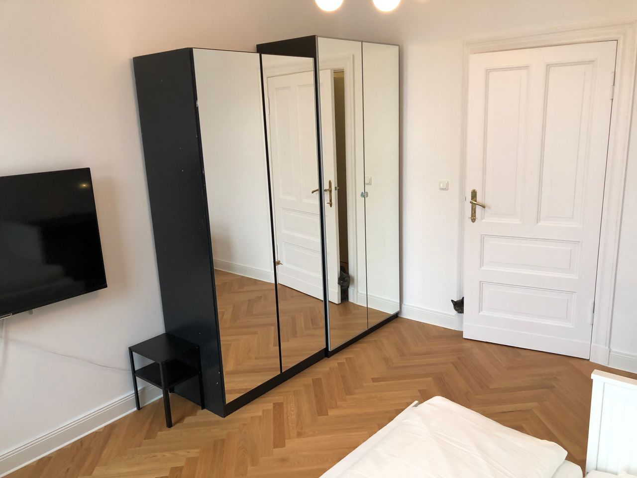 Luxuriöse und frisch sanierte 103 m² Wohnung mit 2 Badezimmern in ruhiger Seitenstraße zum Kurfürstendamm, Berlin-West