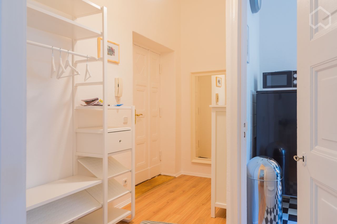 At Humannplatz - renovated and furnitured beautiful flat in a central location of Prenzlauer Berg