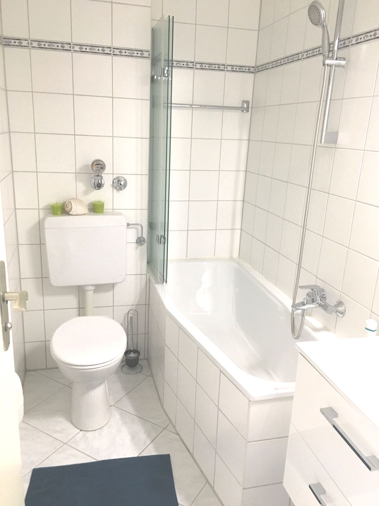 Modern home with new interior in quiet street, close to River Isar (Central Munich)
