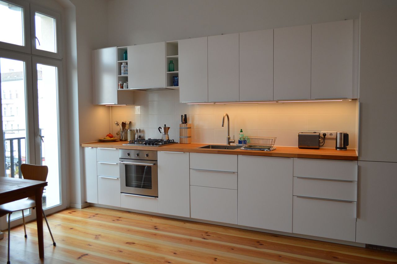 Beautiful 3 room sunny apartment in Friedrichshain near the Volkspark