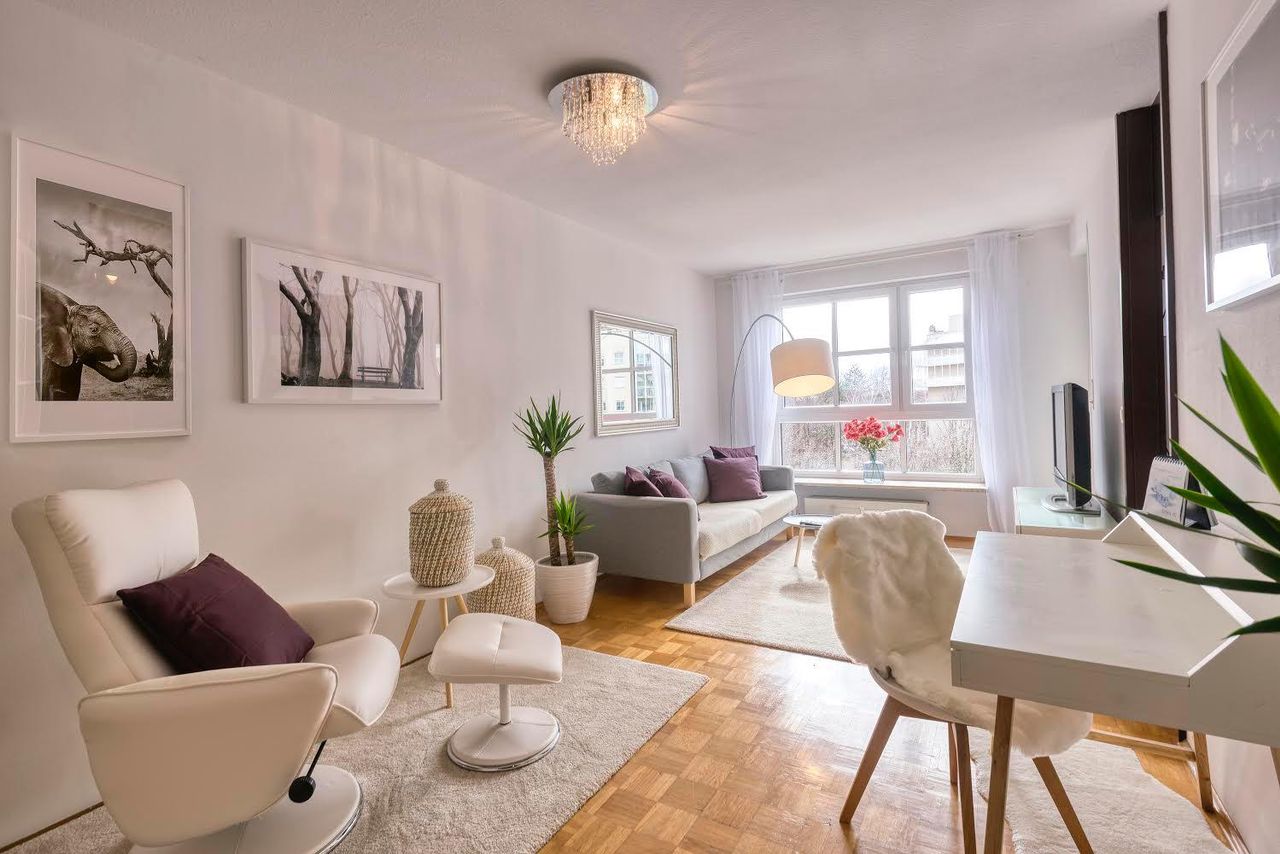 Modern 2 room apartment in the heart of Munich with private parking