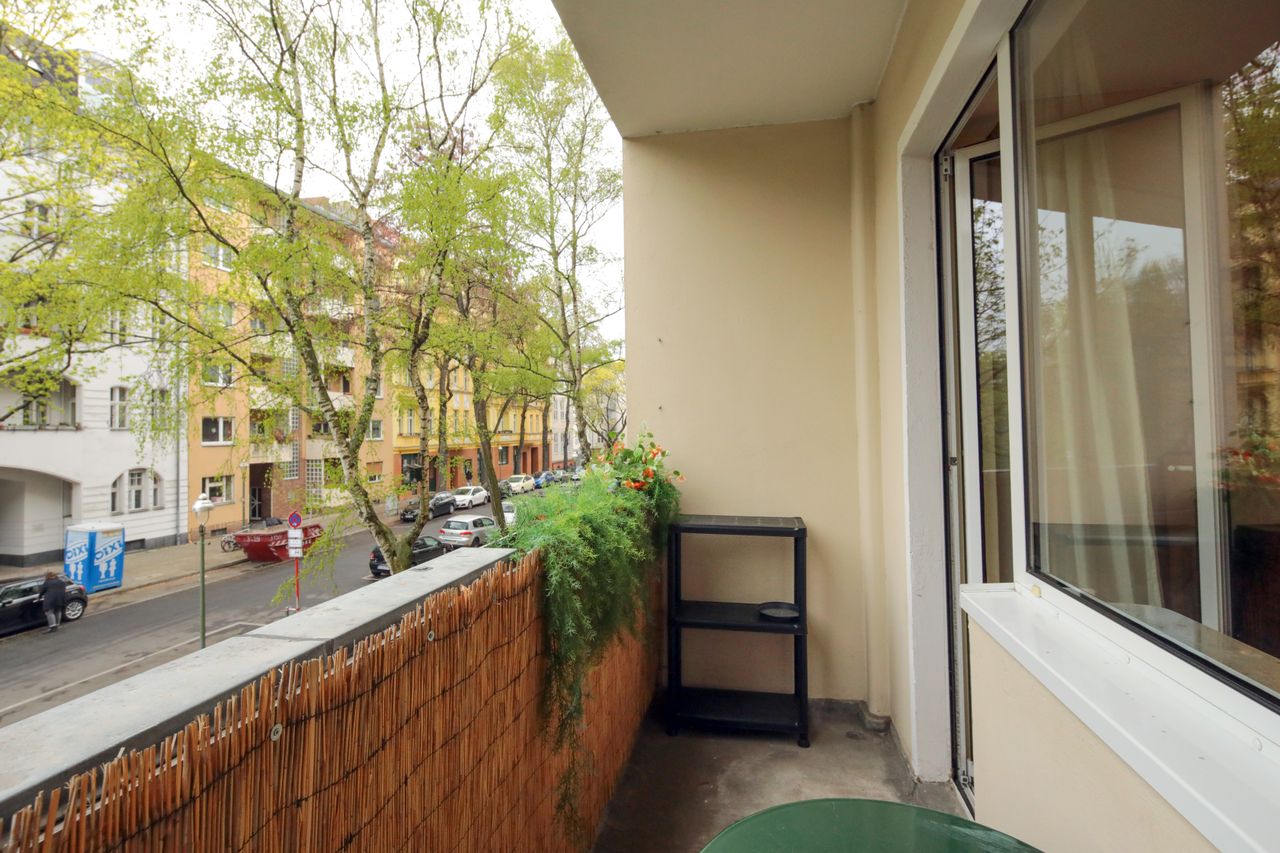 Comfortable 2 room apartment with balcony in Charlottenburg