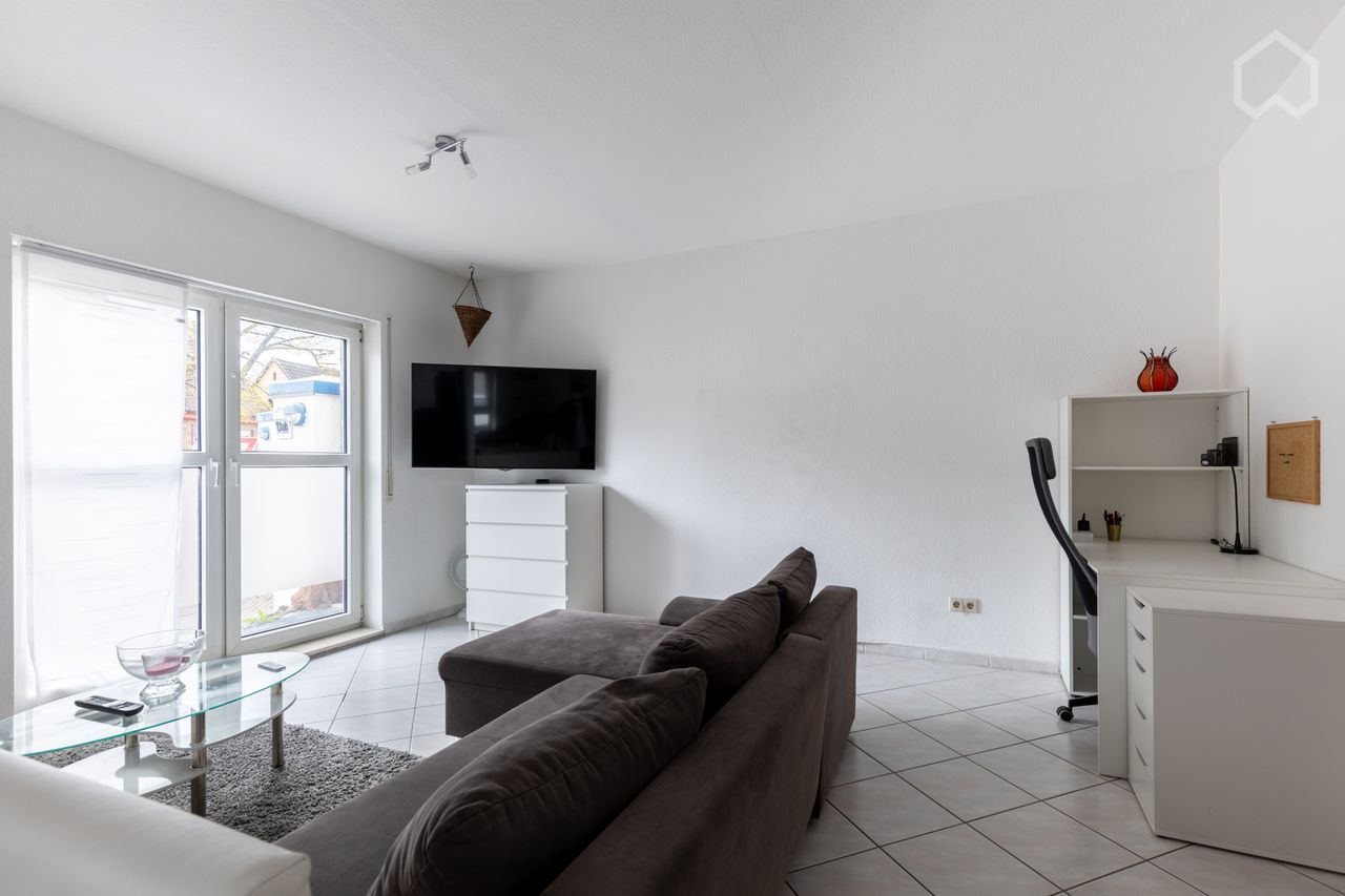 Modern, bright apartment with terrace and parking space quietly located in Kaiserslautern