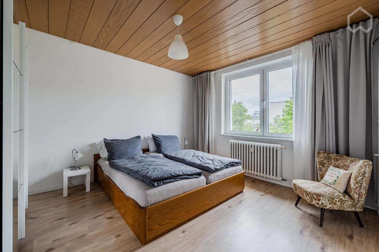 quiet city center west - 2-room apartment, sunny balcony in Charlottenburg