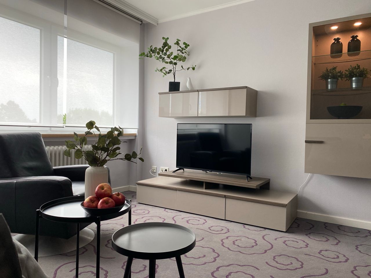 Wonderful,  spacious 2 room apartment (Cologne), including cleaning service and balcony
