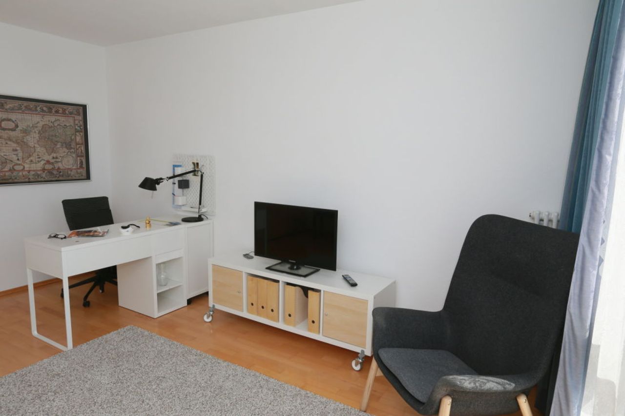 Homey, bright 1-room apartment in Berlin Charlottenburg