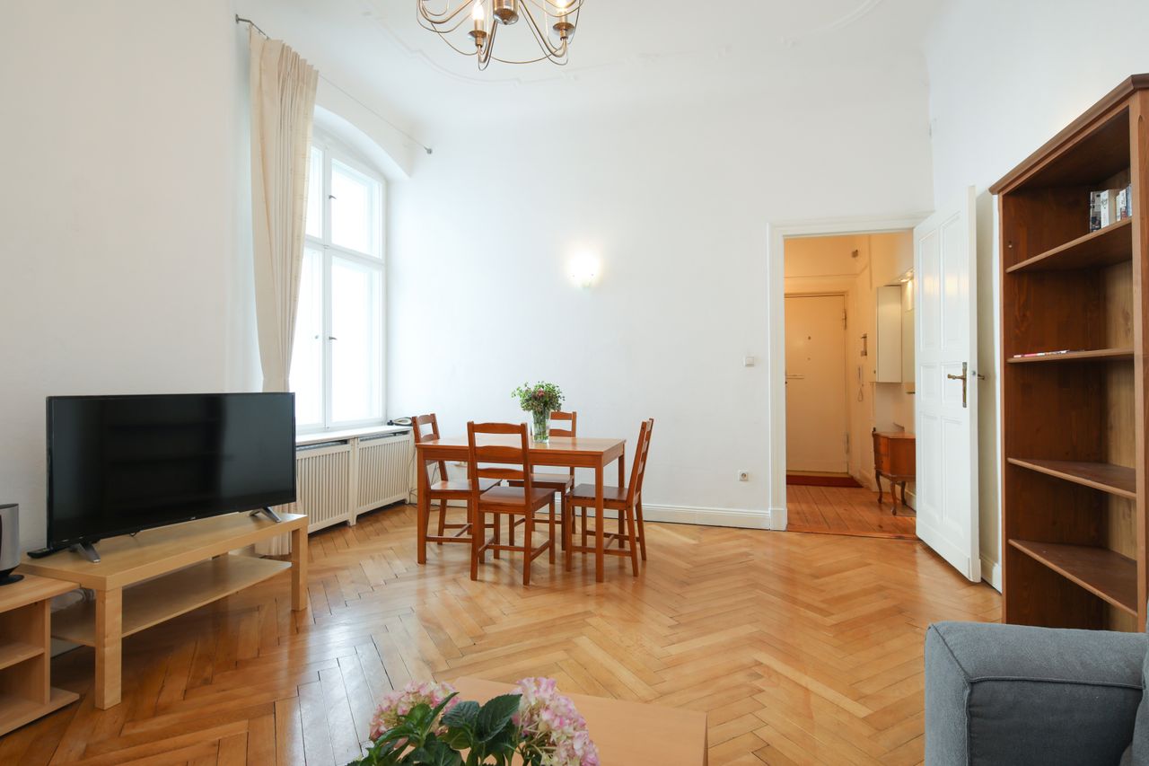 Practical and spacious 3 room apartment between Lietzensee and ICC in Charlottenburg
