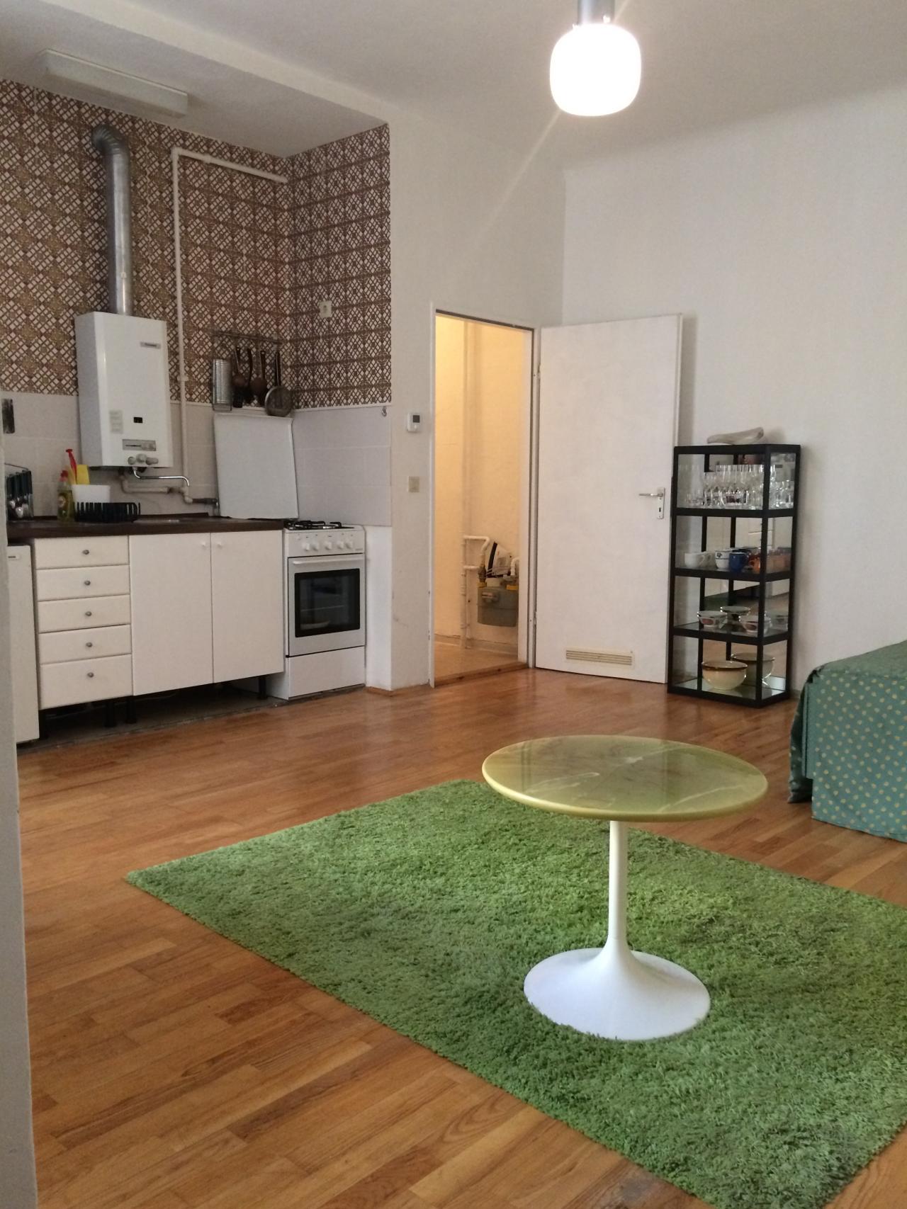 1,5 room flat in the heard of east Berlin (Prenzlauer Berg)