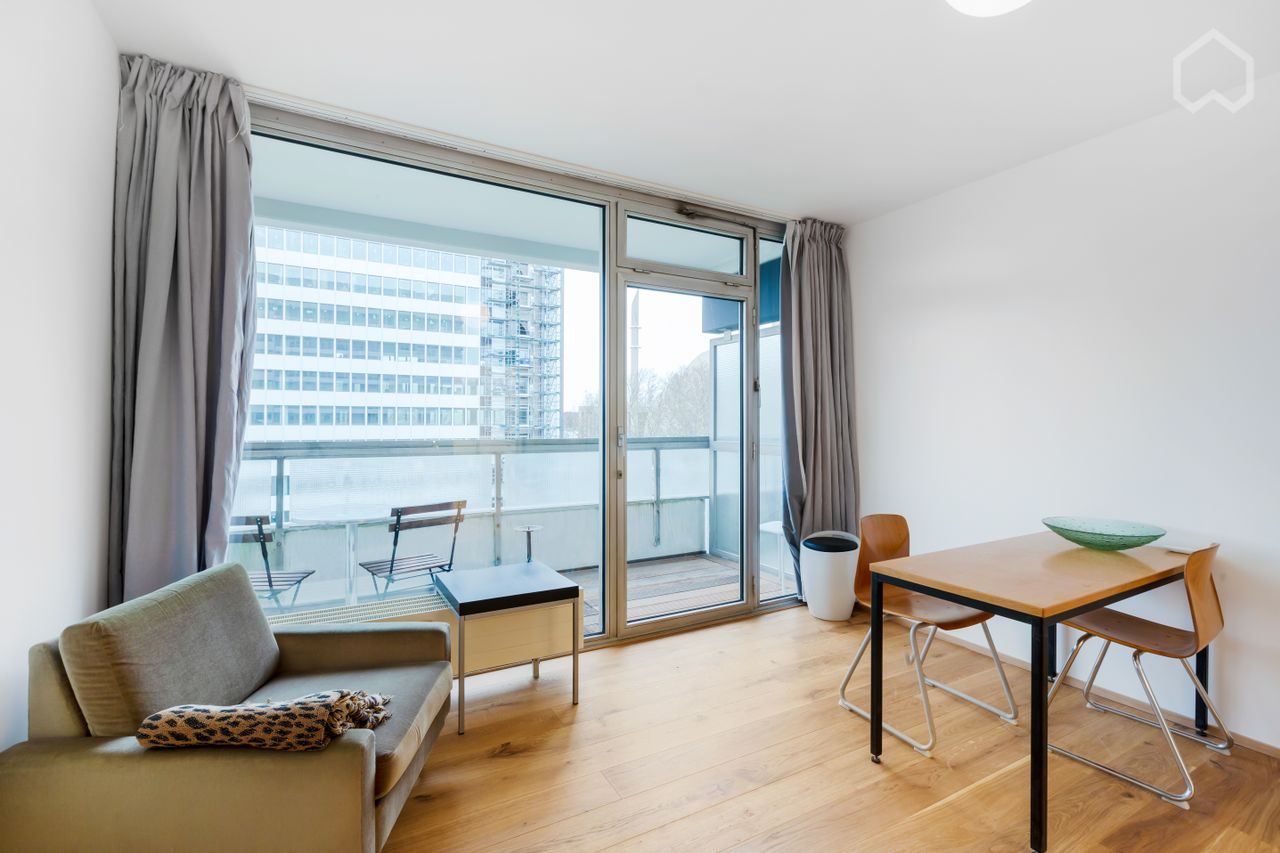 Bright, quiet and fully equipped apartment with large balcony in the center of Cologne (near Stadtgarten)