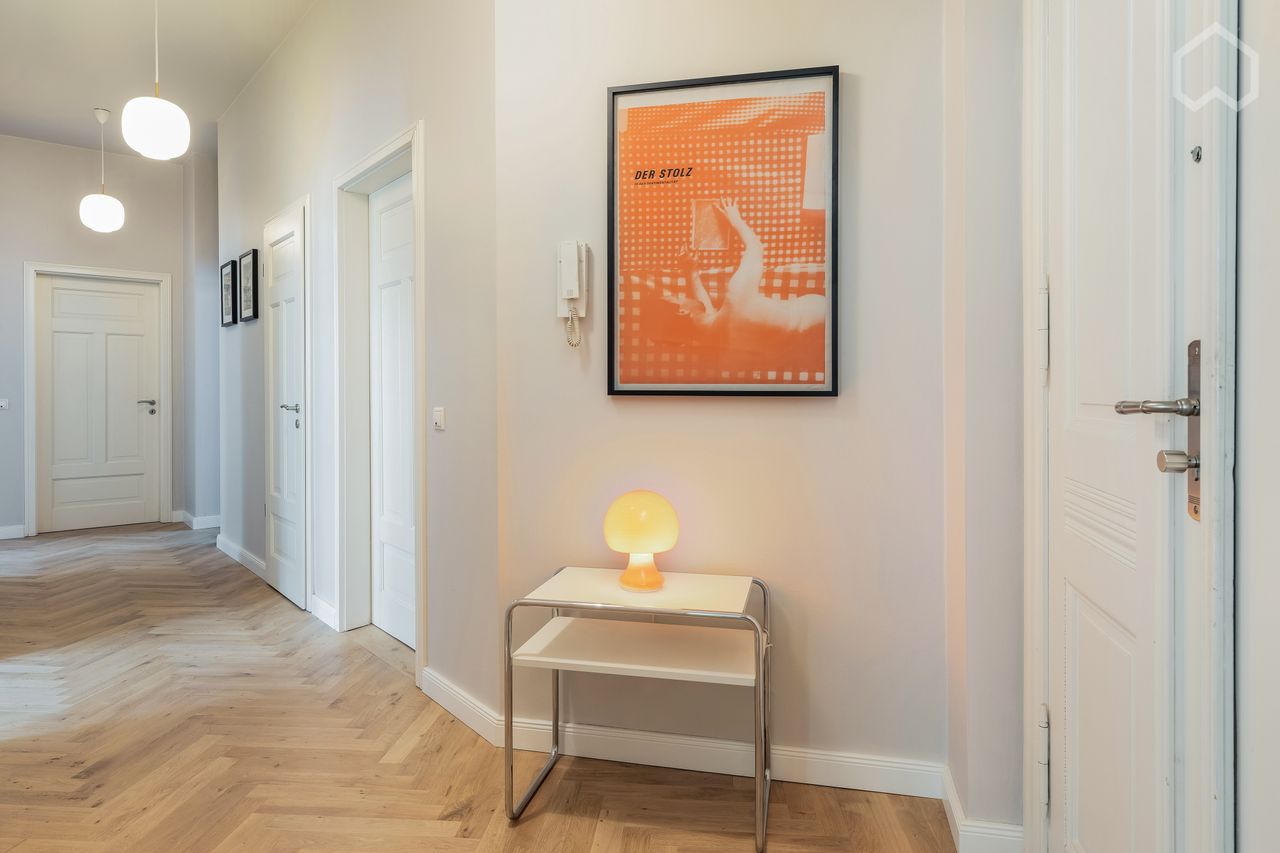 Top location Prenzlauer Berg: Bright, highly aesthetic apartment from private