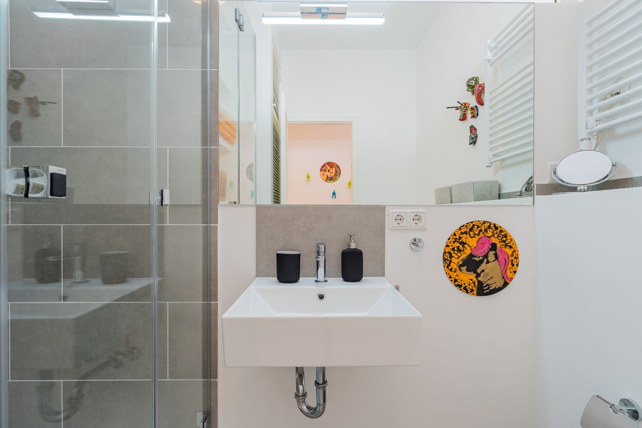 Modern furnished 2 Room Apartment with High Speed Wifi in Berlin Mitte