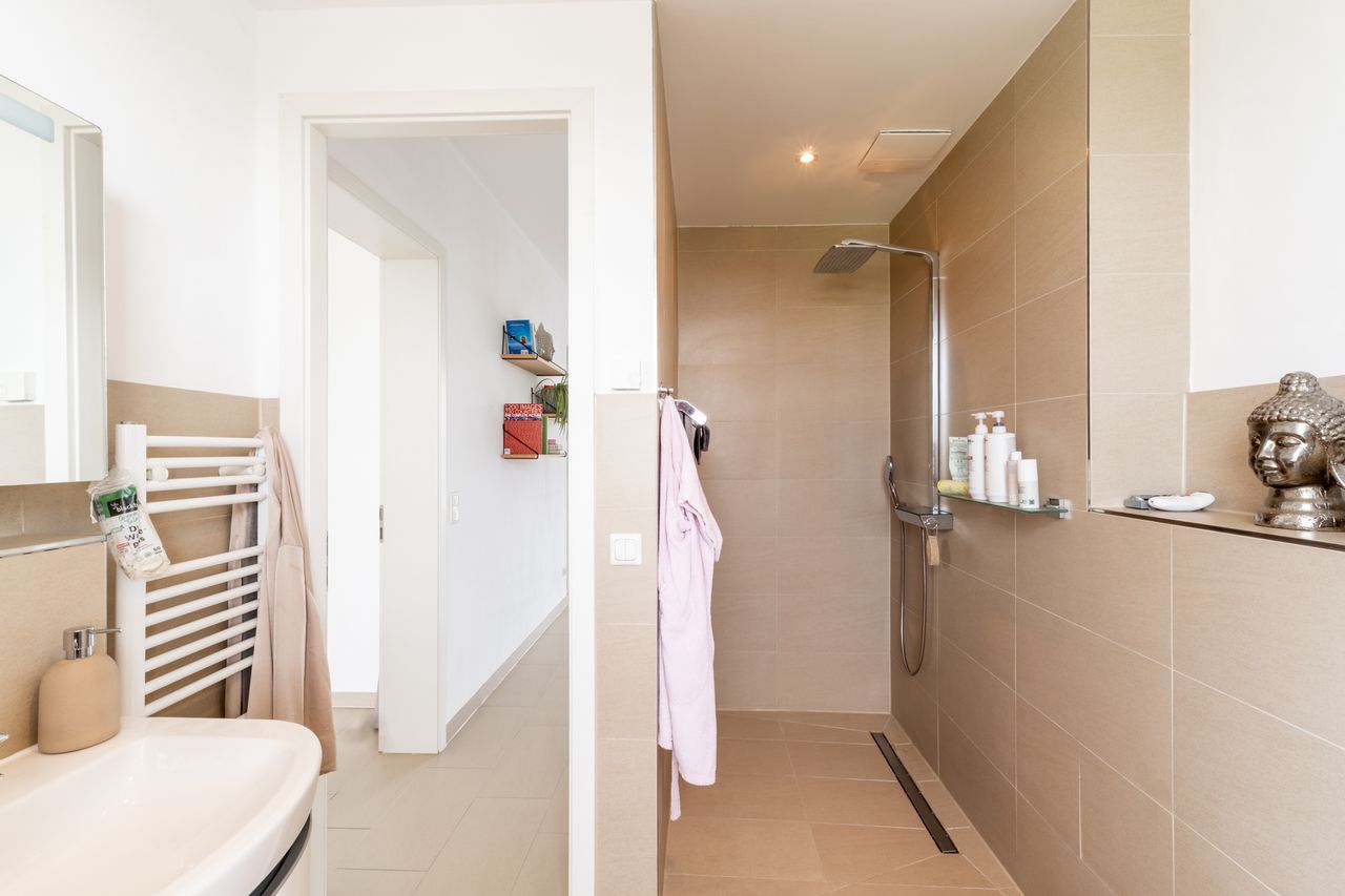 Fantastic and beautiful furnished apartment with Terrace & Balcony