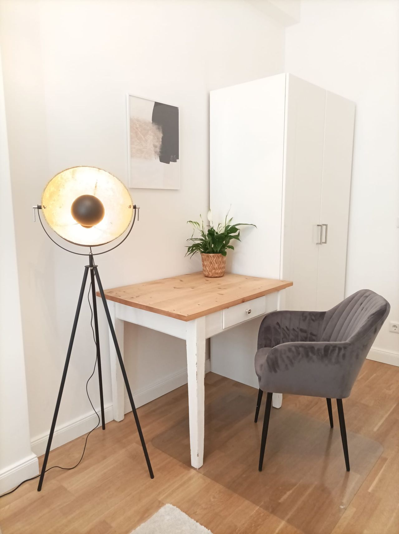 The perfect WG! Beautiful 3 room, newly renovated and furnished flat in a top location in Mitte