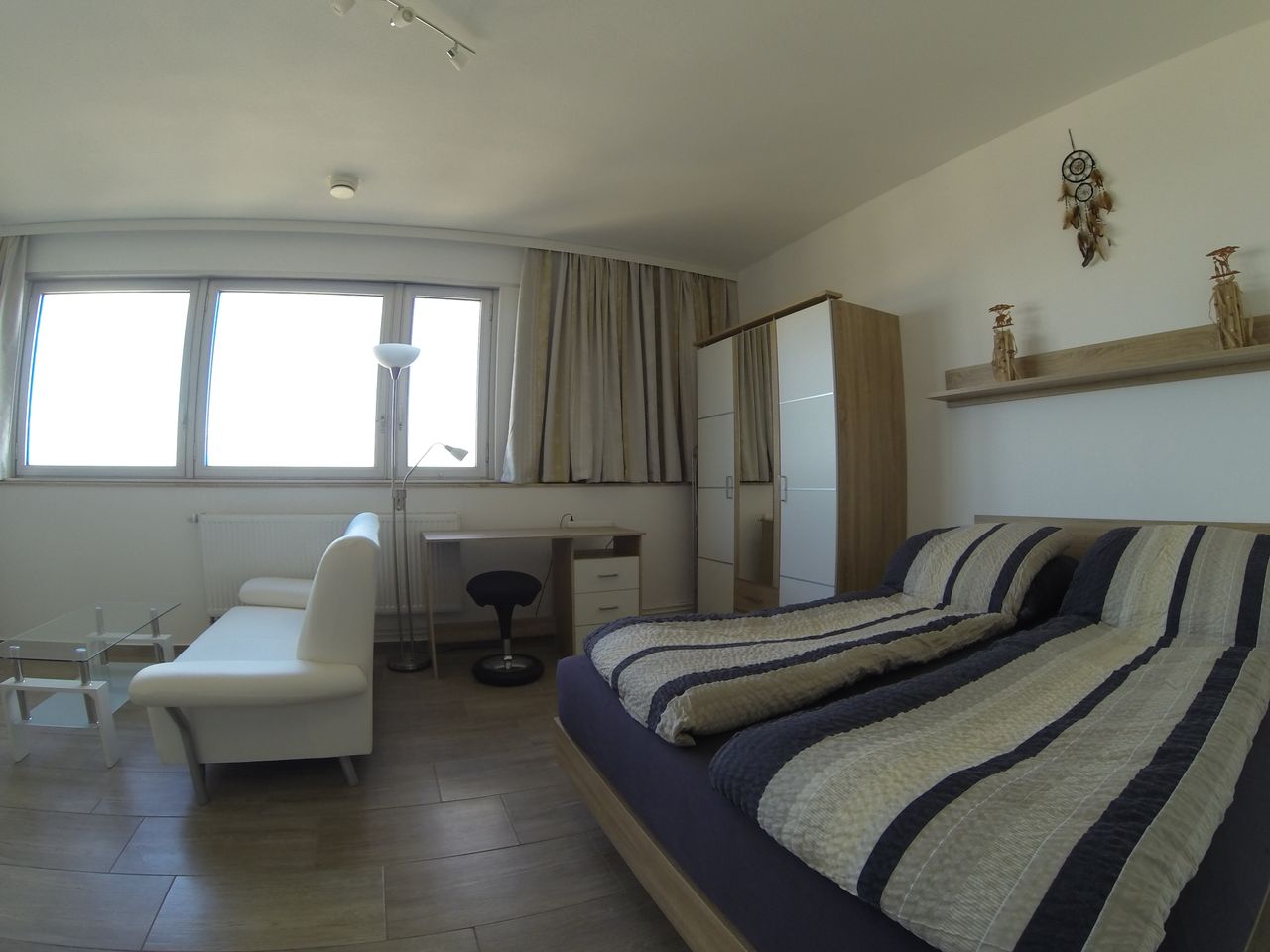 Stylish 30th Floor Flat with Panoramic Views & Prime Ehrenfeld Location