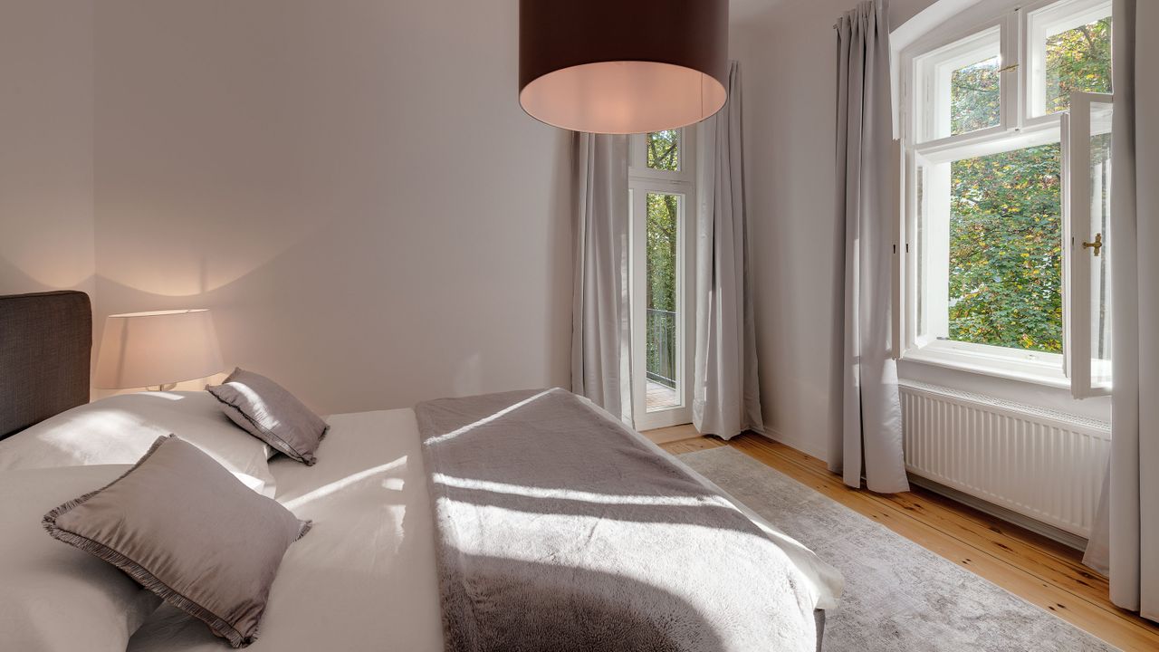 Fashionable, amazing bright, quiet and beautiful 2-room apartment in Tiergarten! 1000mb Wlan!