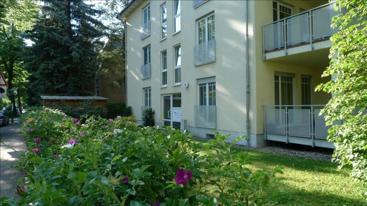 Bright 1.5 room flat with balcony in an upmarket residential area in Striesen