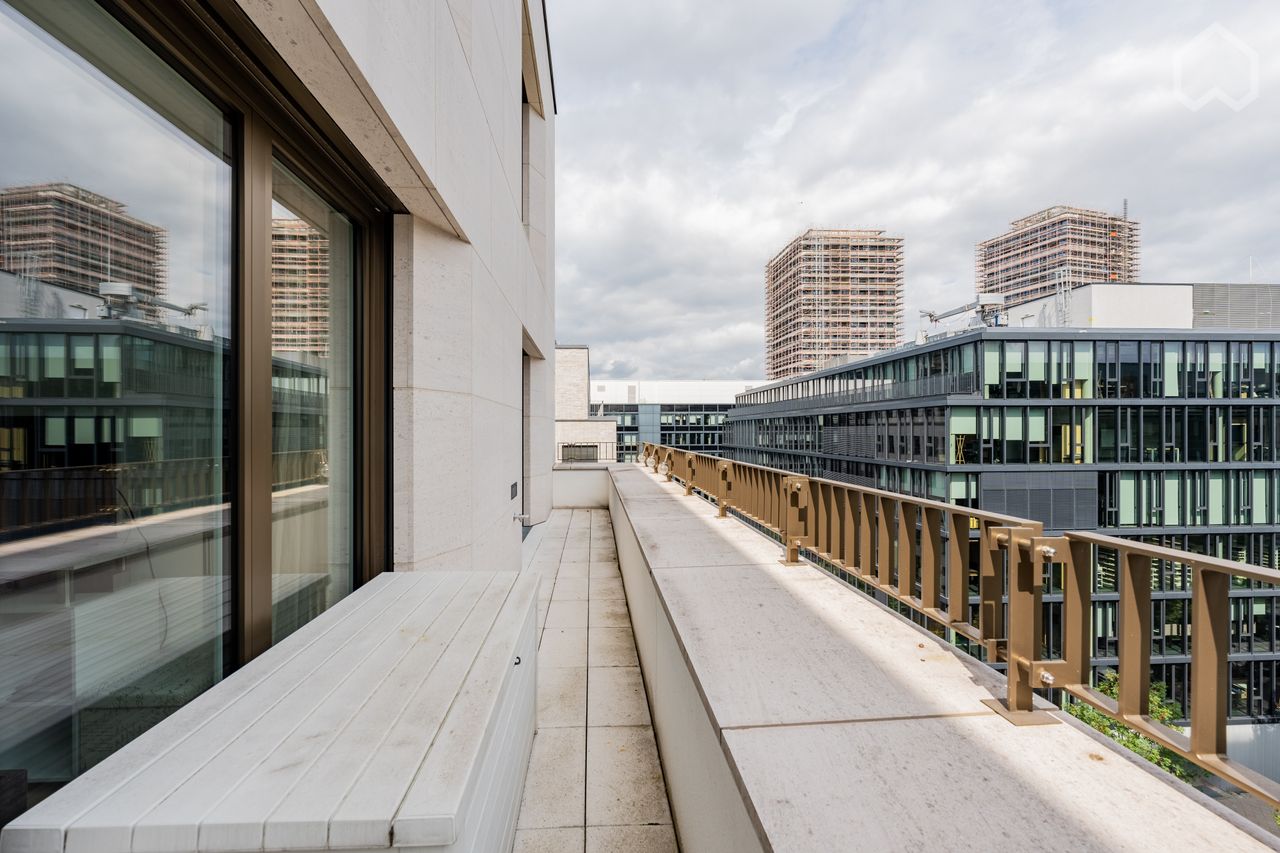 Stunning 2-Room Apartment: Riverside Living on the Spree in PURE Elegance