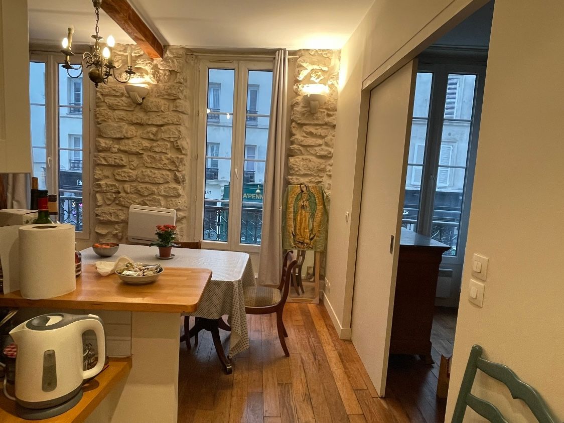 Paris 7th Heaven :cozy chic sunny,  safe  and family friendly modern one-bedroom apartment by Invalides Rue Cler and Eiffel Tower-