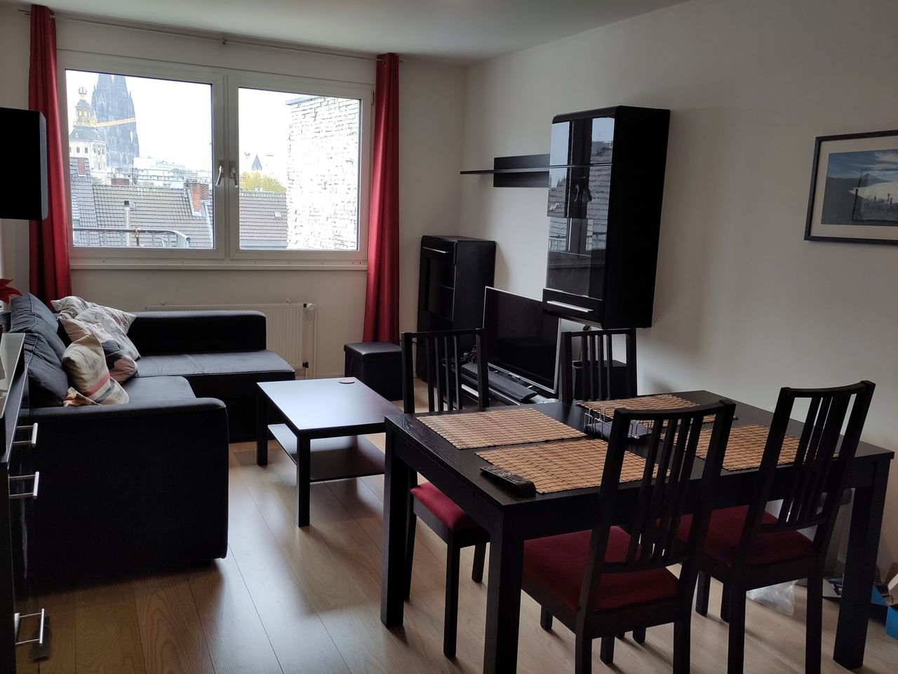 Central Cologne Furnished 1-Bed Apartment with Cathedral View, All Utilities Included