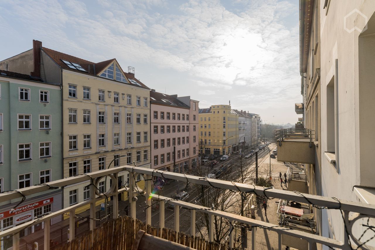 Quiet, spacious studio in Berlin with balcony