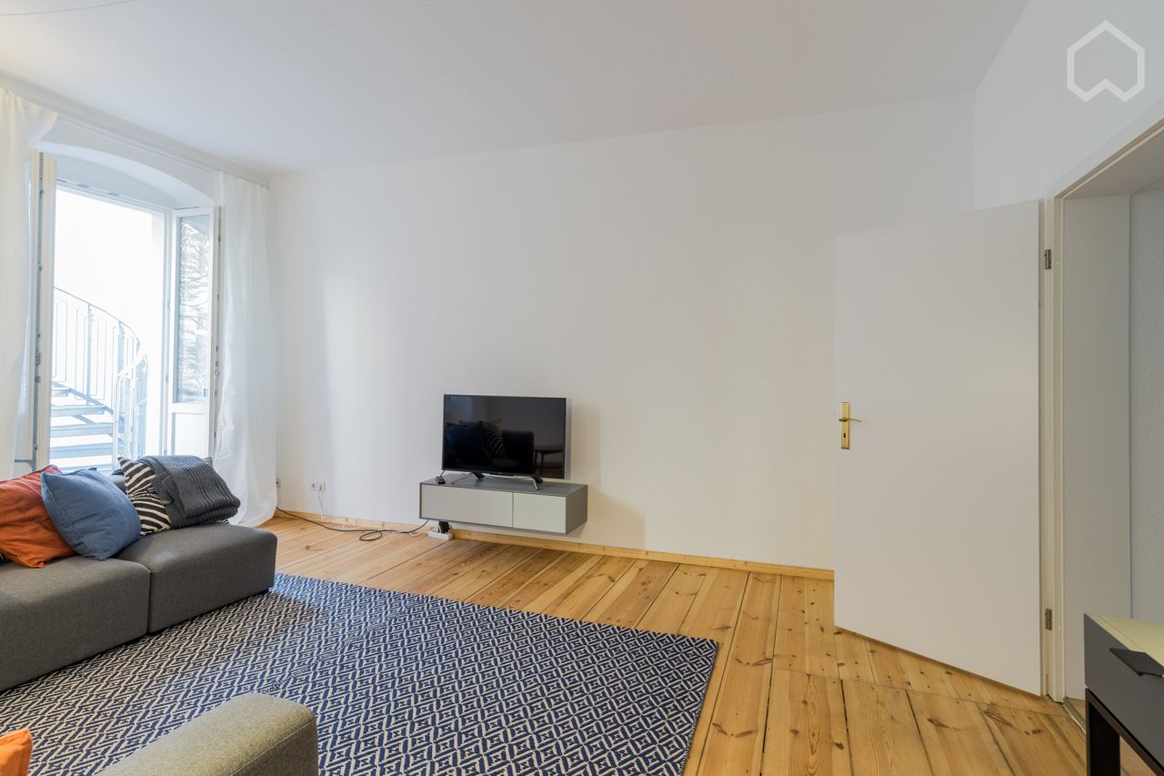Gorgeous apartment - central but quiet located. Experience Berlin!