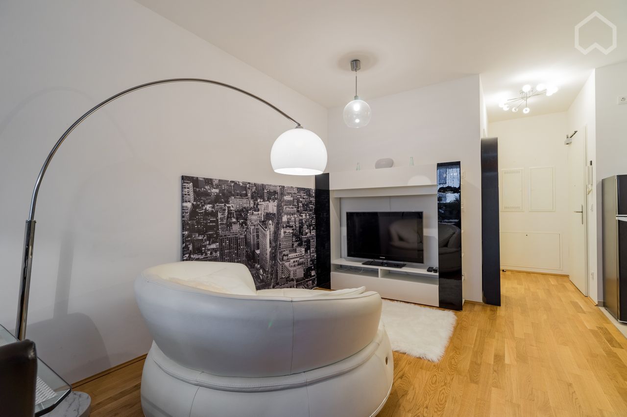Charming & new suite in Mitte