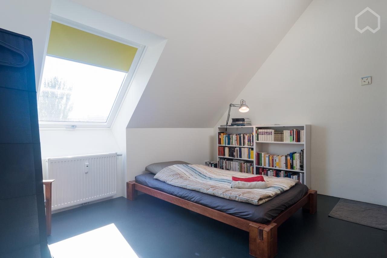 Rooftop studio flat in Friedrichshain with a great view, built in 2015 with nice architectural details