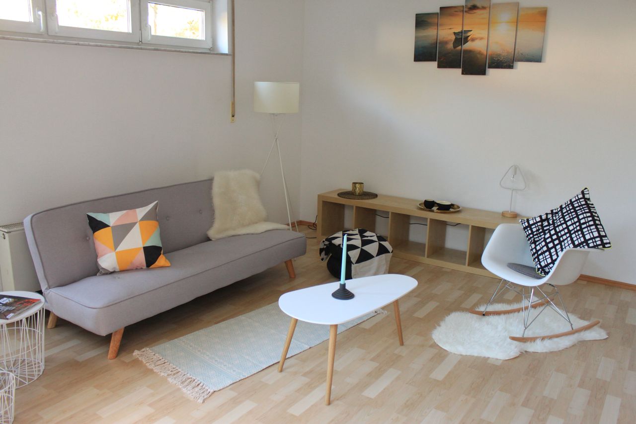 Full Furnished Apartment (80m²), ground floor, 2,5 rooms, with terrace in Frankfurt´am Main - Niederrad