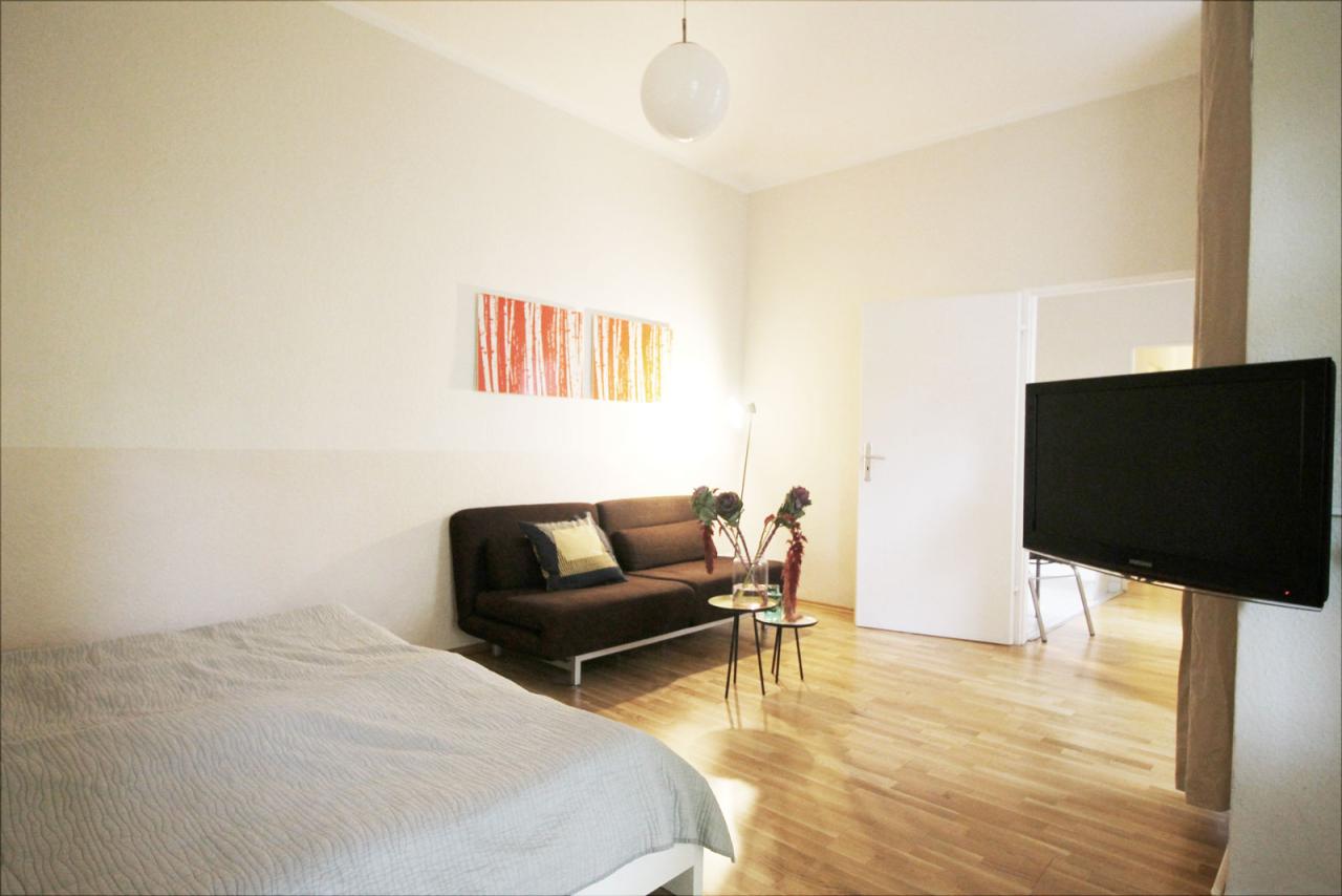 Modern and stylish studio apartment with balcony in central Mitte
