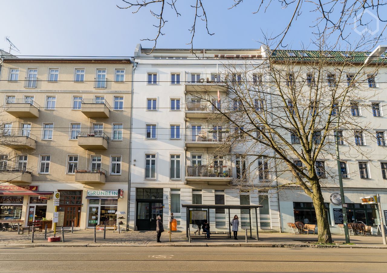 Quiet, spacious studio in Berlin with balcony