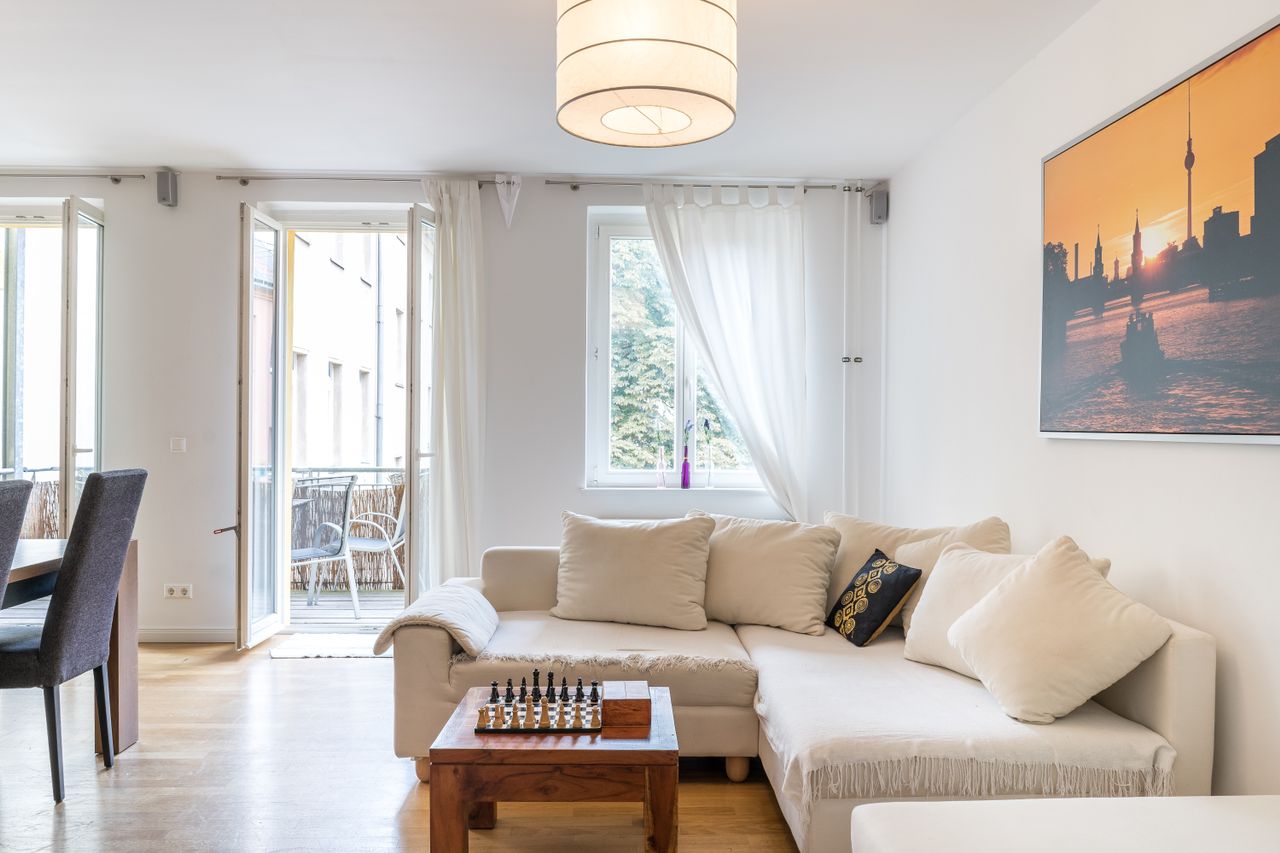 Special offer - Amazing, lovely apartment located in Prenzlauer Berg with elevator