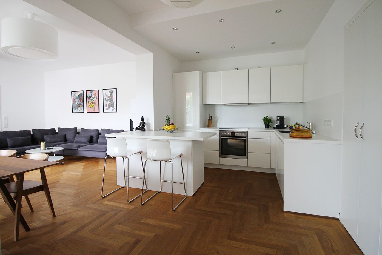 Gracious 3 bedroom Apartment with 2 terraces in Friedrichshain