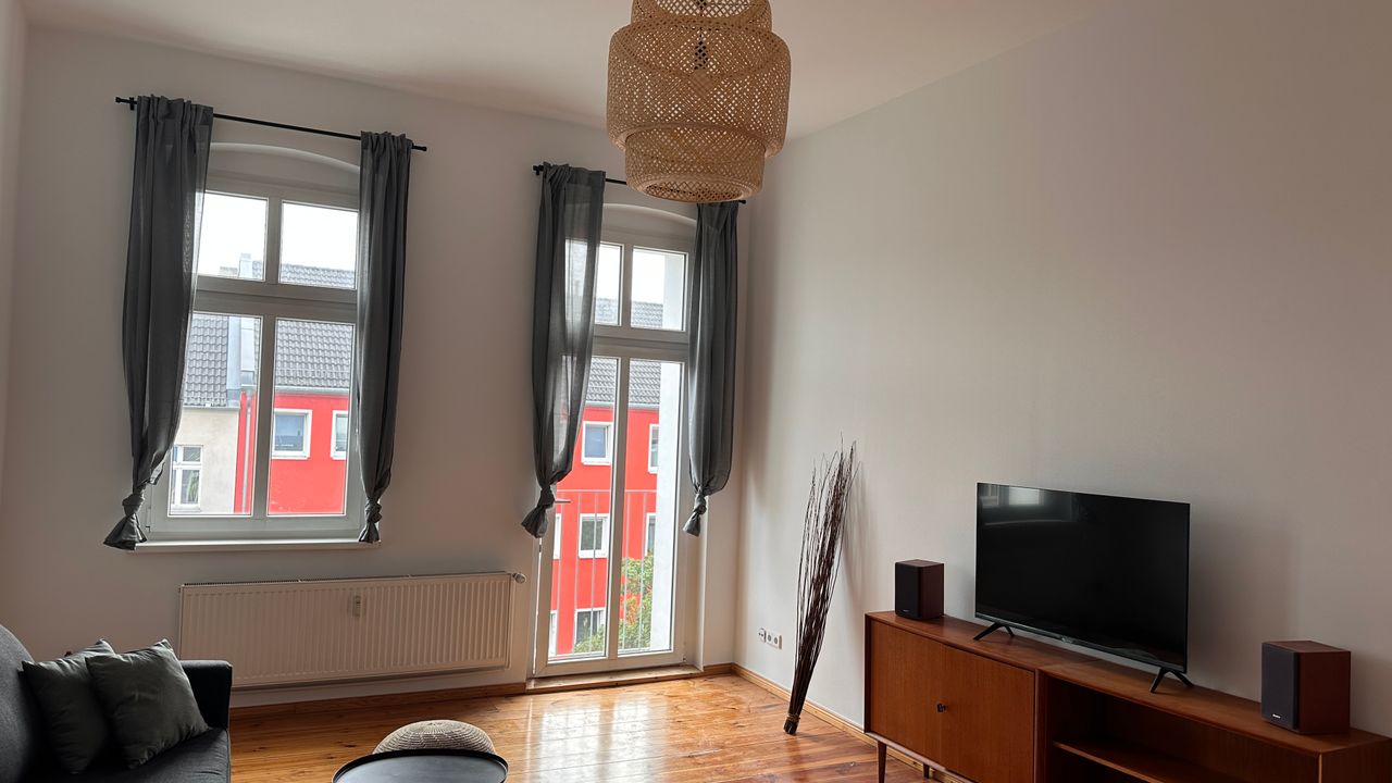 Fashionable, modern suite located in Lichtenberg