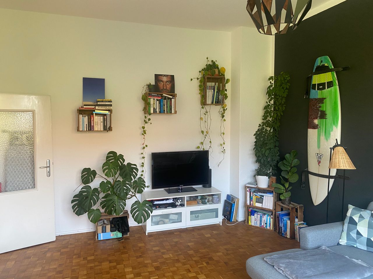 Bright 2-Room Apartment in the Heart of Südstadt (Perfect for Home Office)