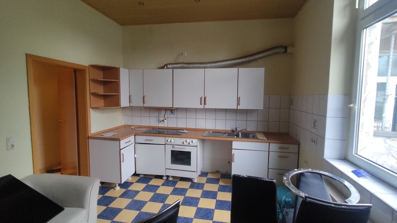 Large apartement with 3 separate rooms in Duisburg-Rheinhausen