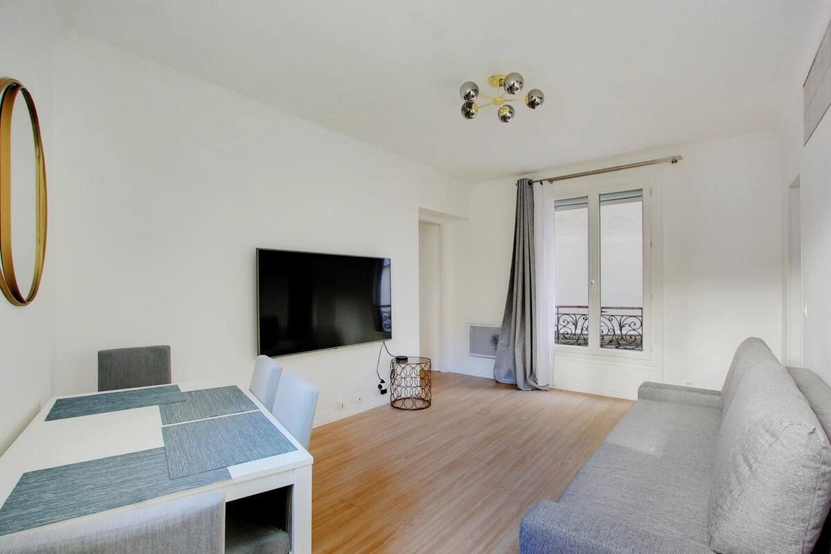 a superb one-bedroom apartment located in the 5th arrondissement of Paris