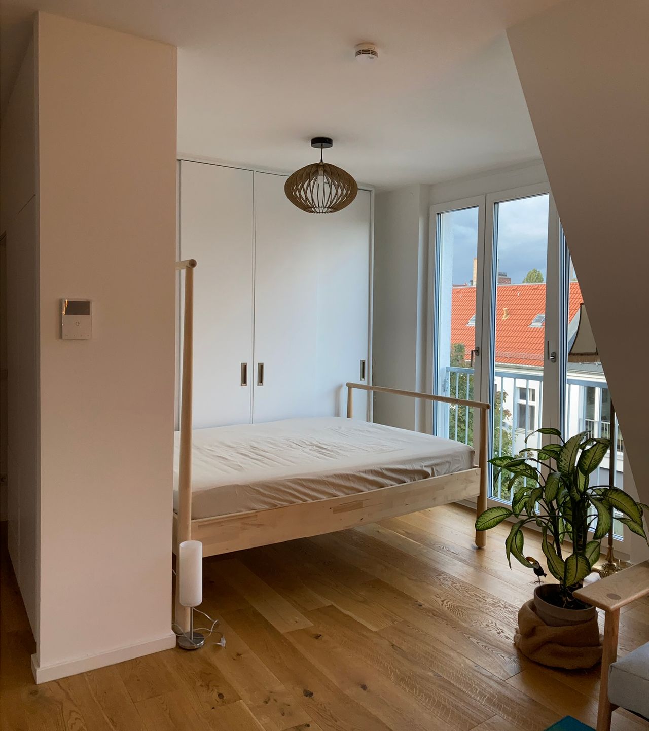 Modern, Bright and Airy Rooftop Apartment with Elevator in Berlin Lichtenberg
