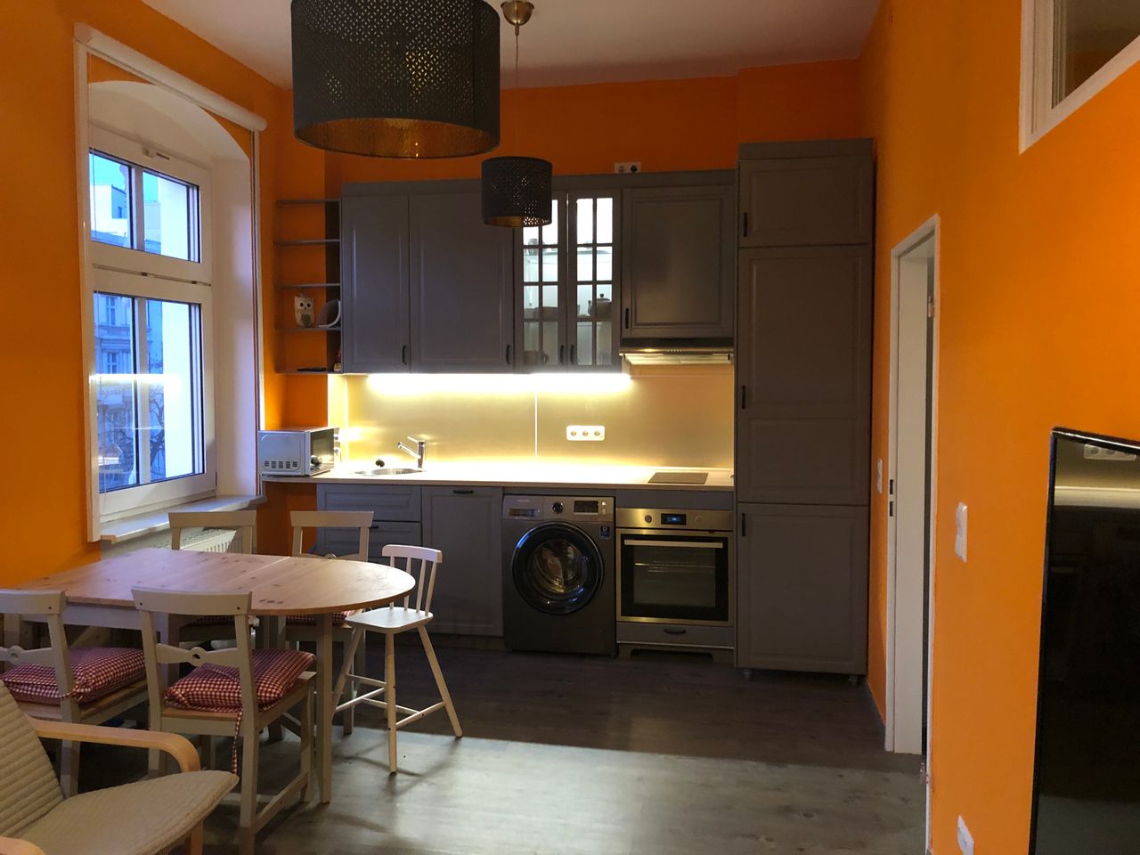 Fully furnished 2-room apartment with optional children's room or bedroom in Charlottenburg