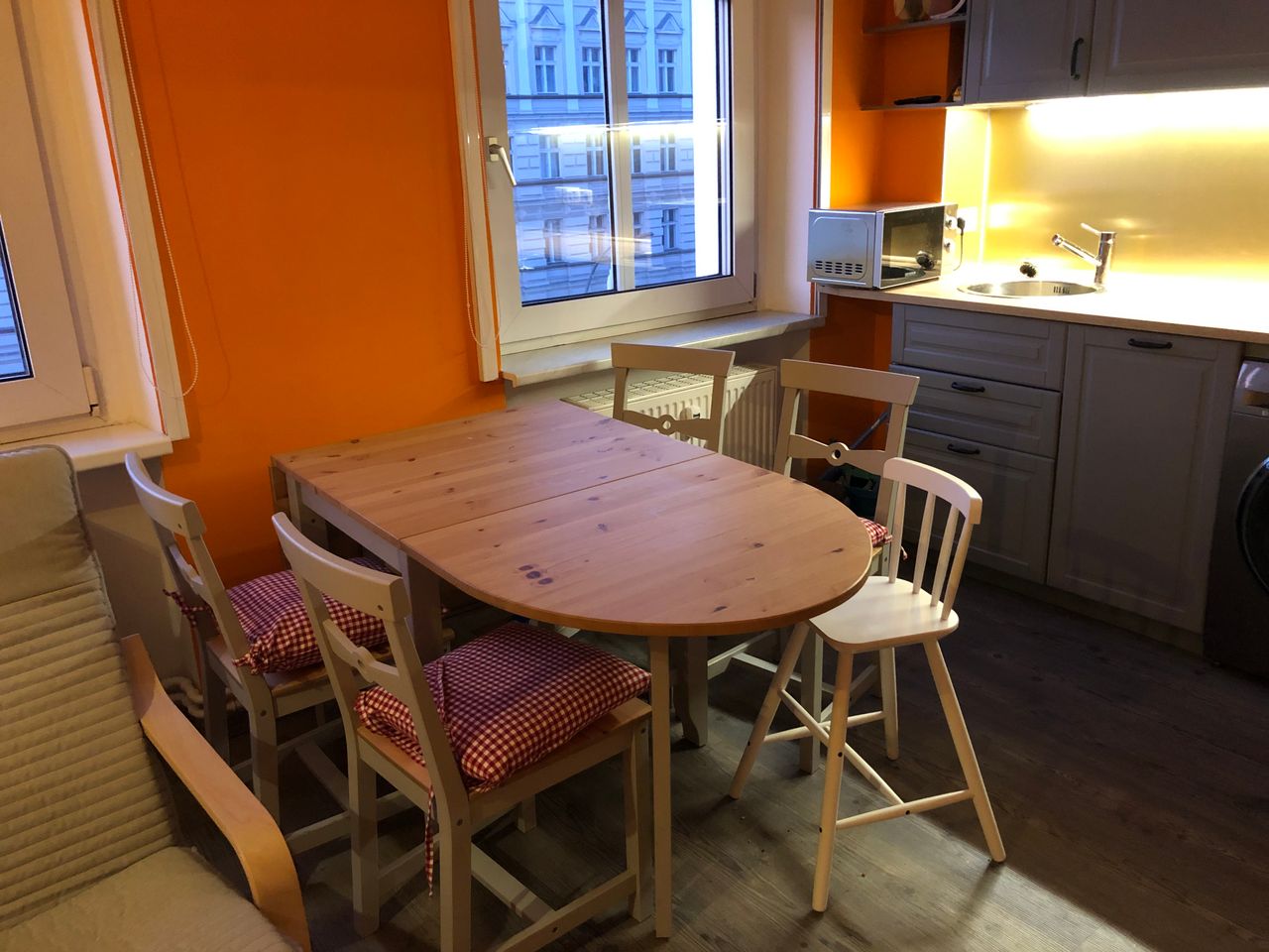 Fully furnished 2-room apartment with optional children's room or bedroom in Charlottenburg
