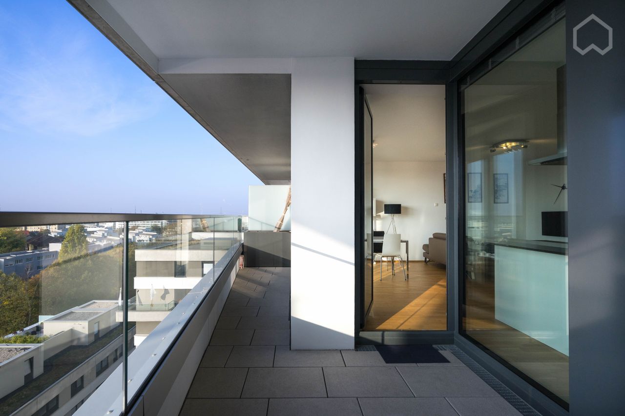 Luxurious 2-room apartment near Frankfurt Fair- ft. concierge, balcony, open kitchen, bathtub and parking