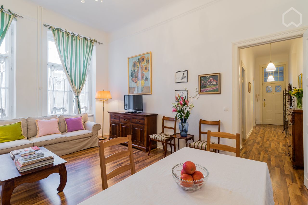 Lovely and cozy 60 sq m Apartment in Friedrichshain Berlin for short term stay
