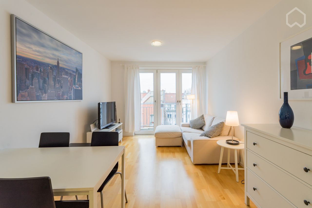 Comfortable Apartment in the heart of Berlin - direct proximity to Alexanderplatz - with Balcony