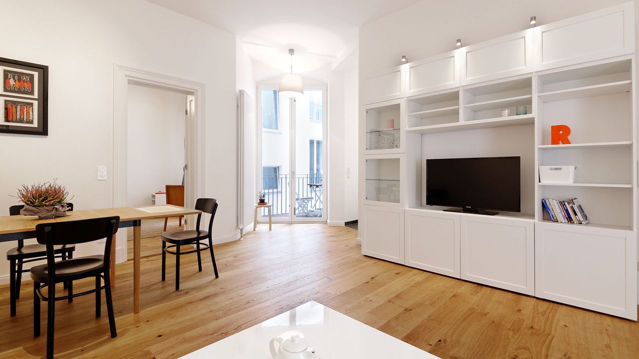 Modern apartment in a historic building in Mitte, Berlin (6643)