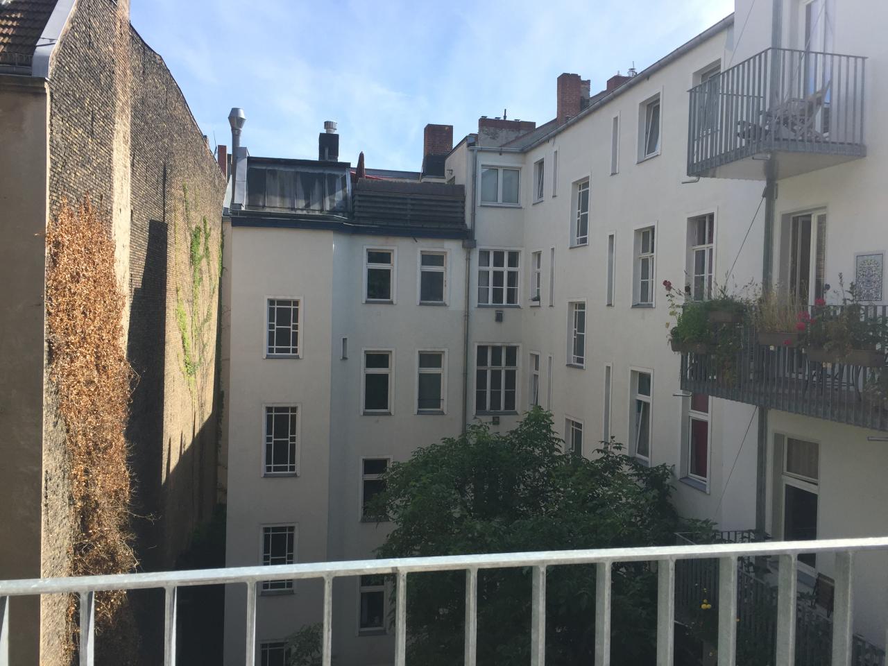 Beautiful 1 room apartment with balcony in Kreuzberg