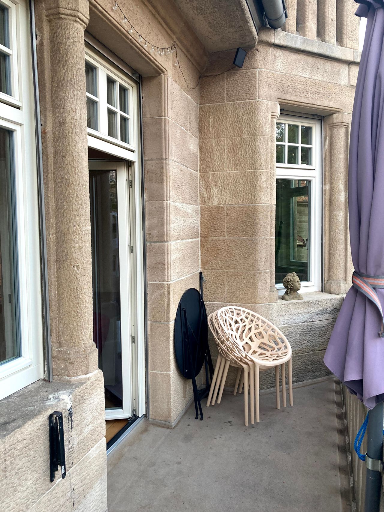 Stilvolle, neuwertige 5-Zimmer-Wohnung mit gehobener Innenausstattung in Stuttgart Süd