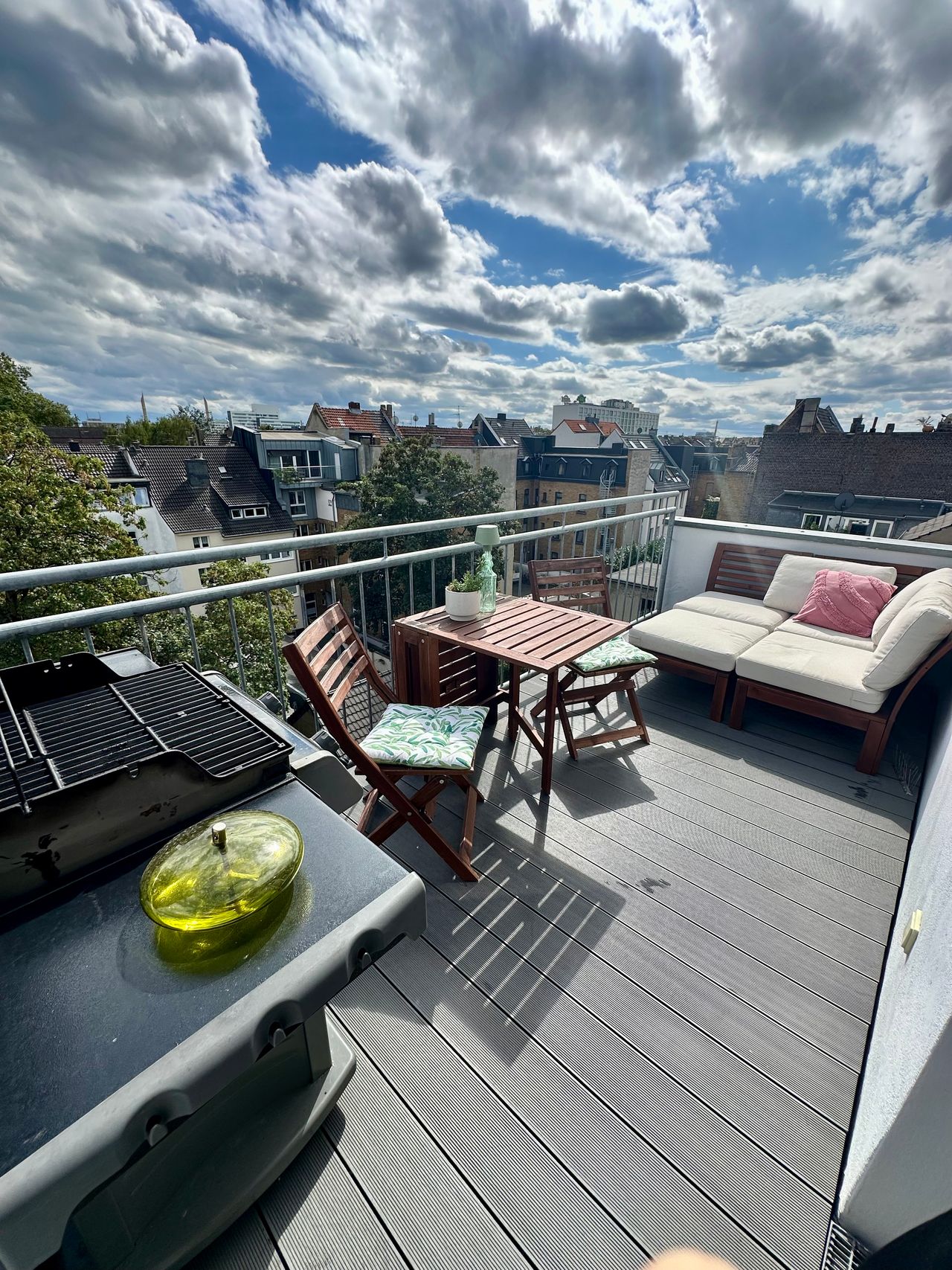 INTERMEDIATE RENT: February-October 2025 with roof terrace in Ehrenfeld